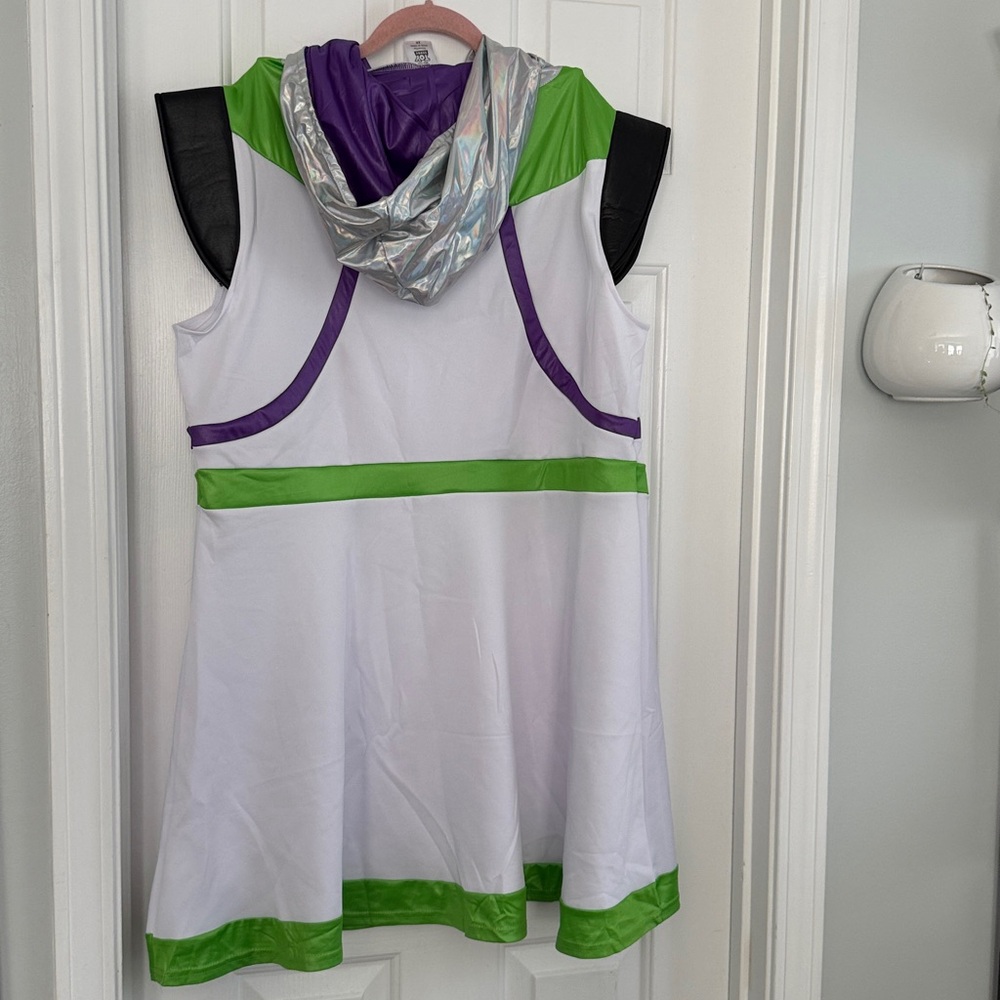 Spirit Halloween Toy Story Adult Buzz Lightyear costume - Picture 6 of 10